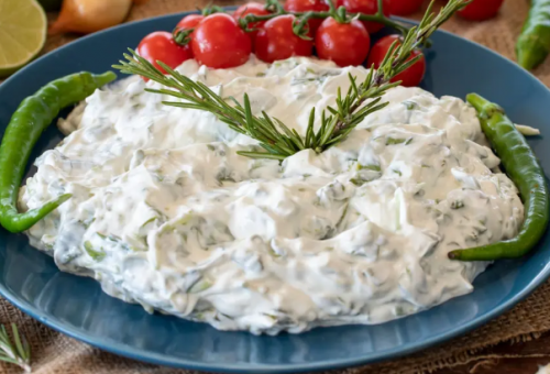 Yoğurtlu Semizotu Salatası Tarifi